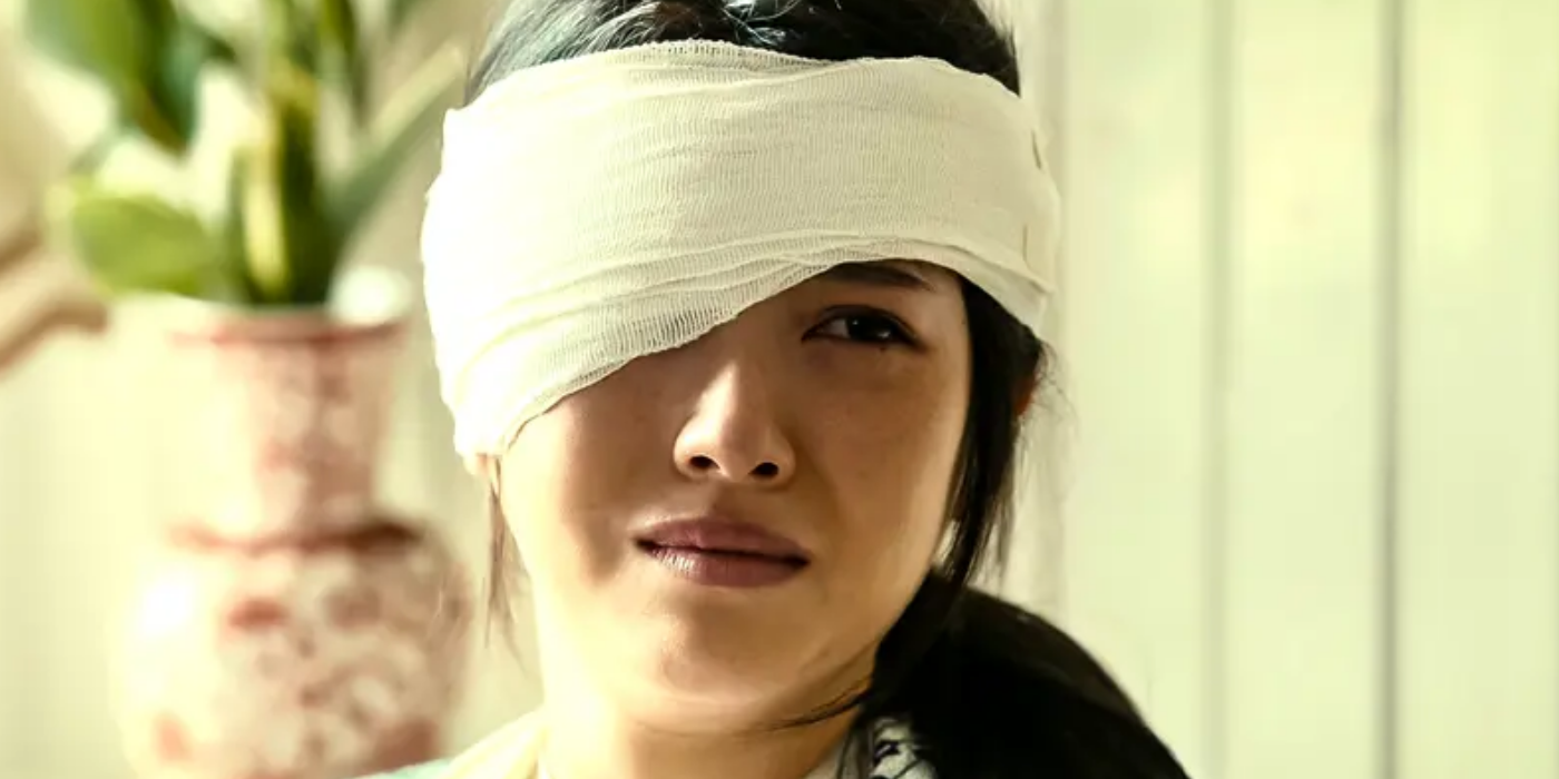 Noriko with her head bandaged in Godzilla Minus One