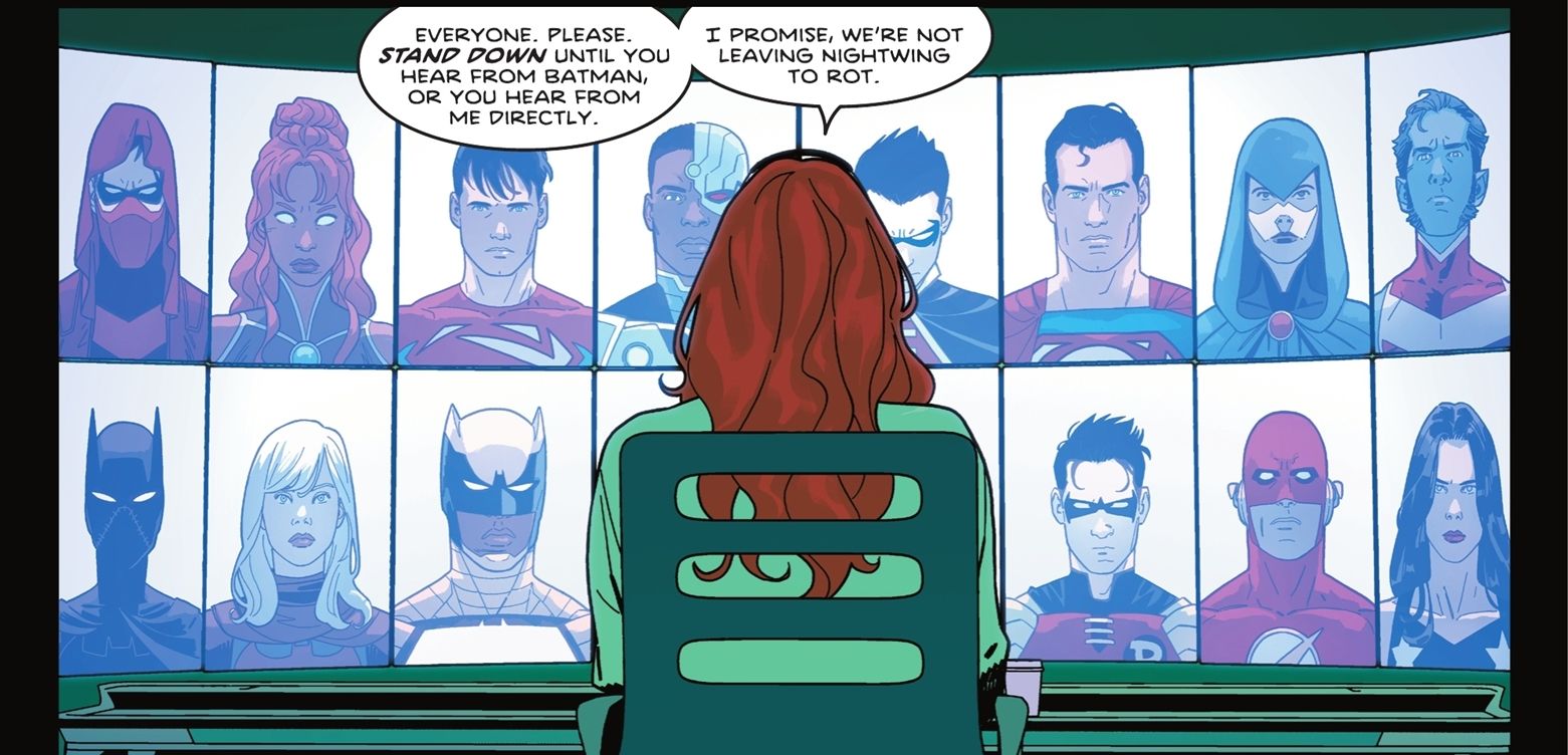 Oráculo se senta em frente a uma tela e se dirige à Bat-Família, aos Titãs e aos membros da Liga da Justiça. 