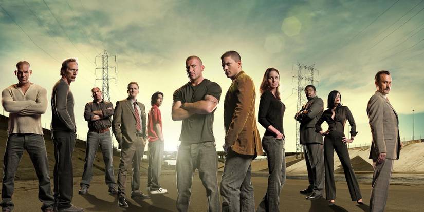 Prison Break season 4's cast standing together