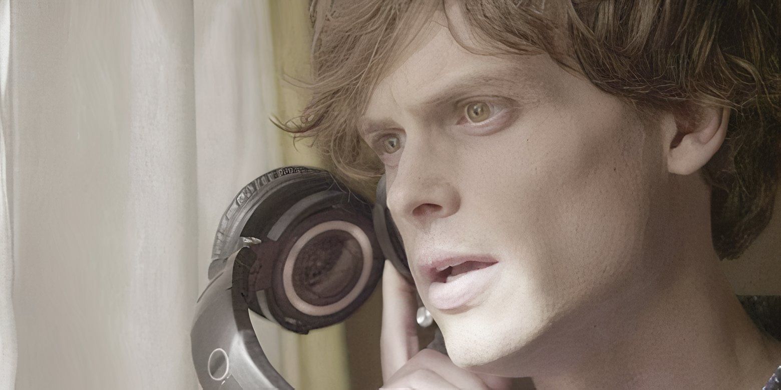 Reid listening to a headset while on surveillance in the Criminal Minds episode Rock Creek Park