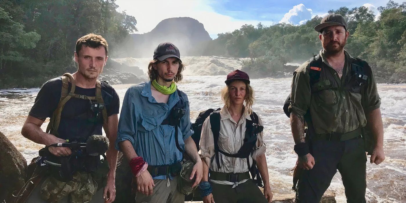 Sam Brown, Parker Schnabel, Karla Ann Charlton e Rick Ness posando na trilha de Gold Rush Parker.