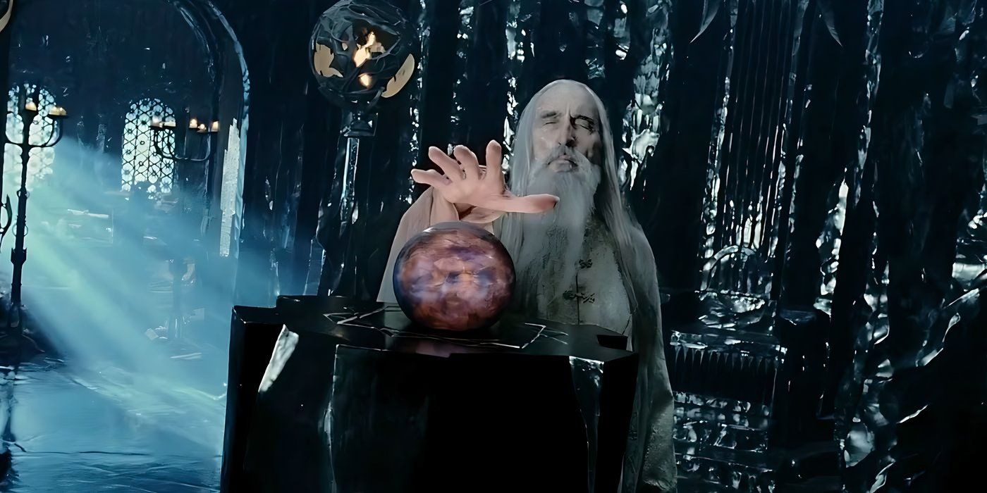 Christopher Lee como Saruman usando el Palantir 