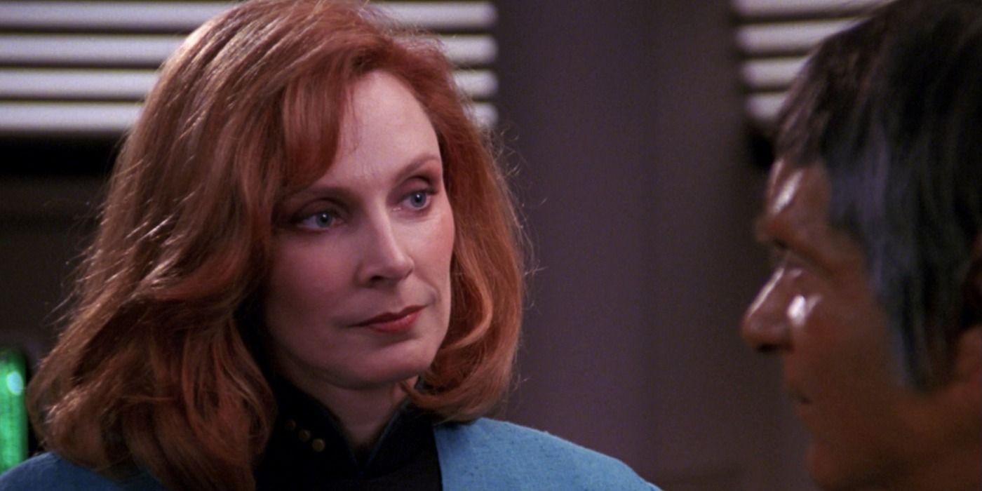 Star Trek: TNG's Dr. Crusher Almost Romanced A Romulan Defector