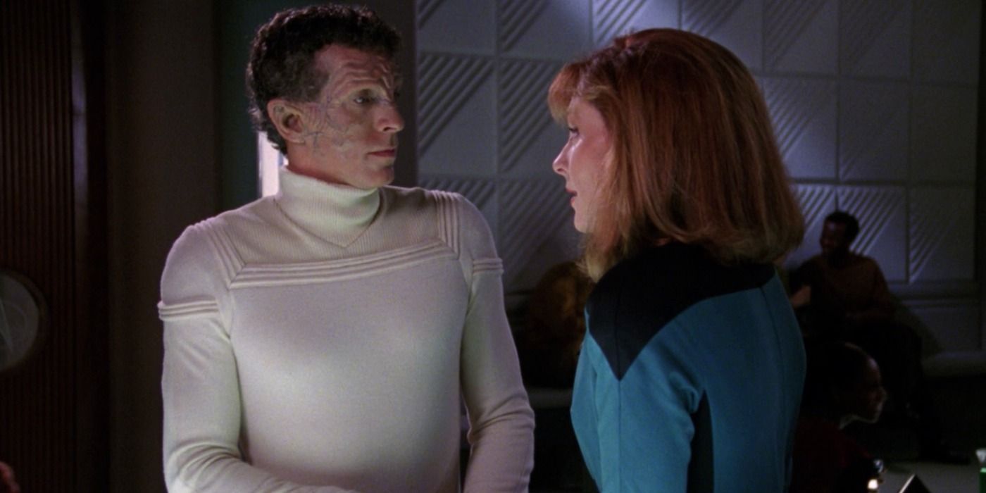 Star Trek: TNG's Dr. Crusher Almost Romanced A Romulan Defector