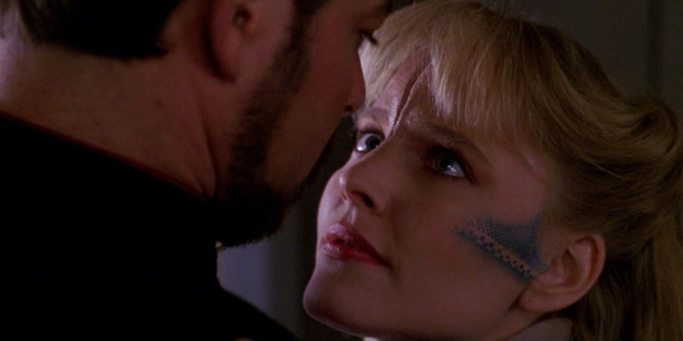 Riker Killed One of His Star Trek: TNG Love Interests & It Makes No Sense