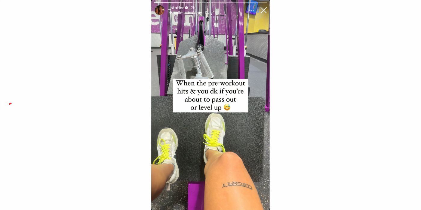 Statler Riley em 90 Day Fiance em sua história no Instagram mostrando as pernas enquanto se exercitava em uma máquina de leg press no Planet Fitness