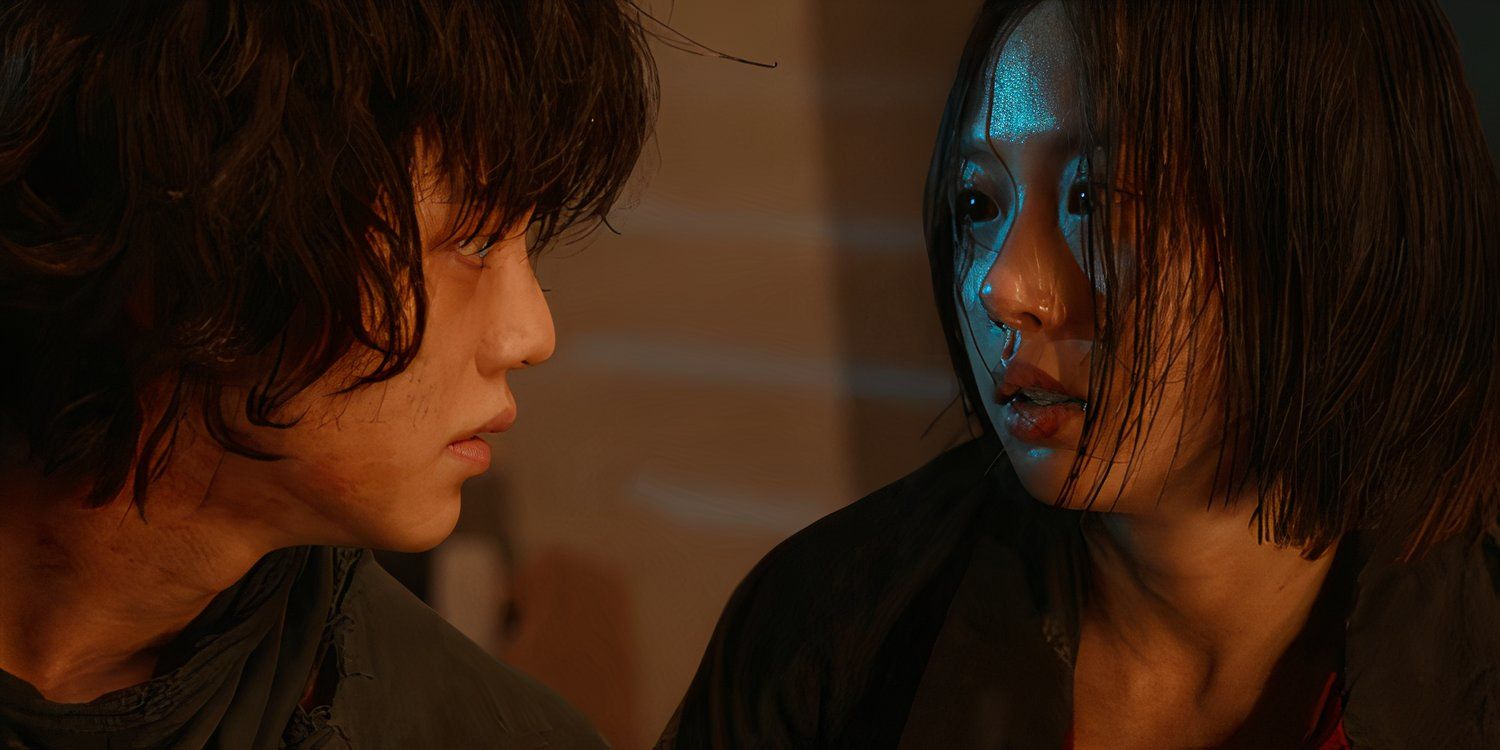 Cha Hyun-su and Lee Eun-yu from “Sweet Home” look at each other.