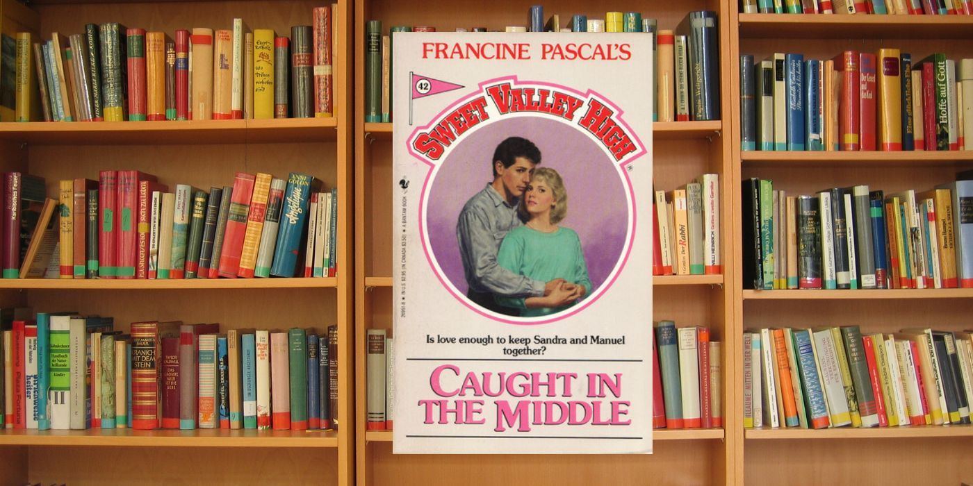 Capa de Sweet Valley High Caught In The Middle com fundo de estante