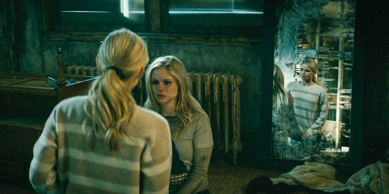 Shapeshifter mocking Starlight (Erin Moriarty), whom she has taken hostage in The Boys Season 4 Episode 8