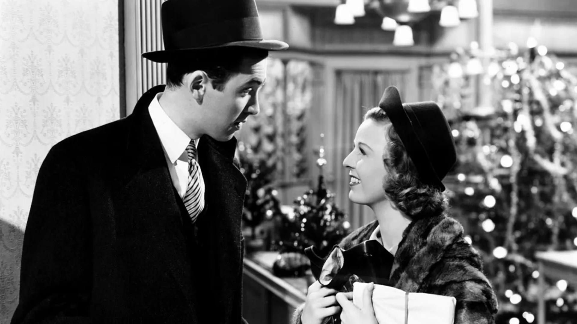 James Stewart en James Stewart en The Neighborhood Shop