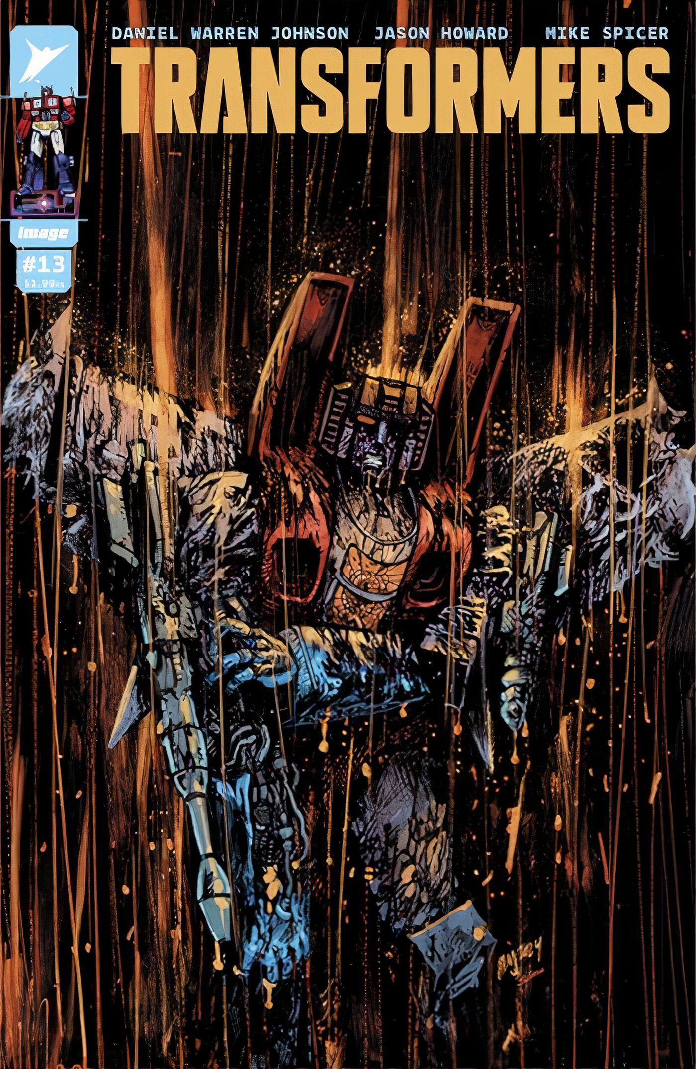Transformers #13 Cover Um Starscream danificado pela batalha na chuva