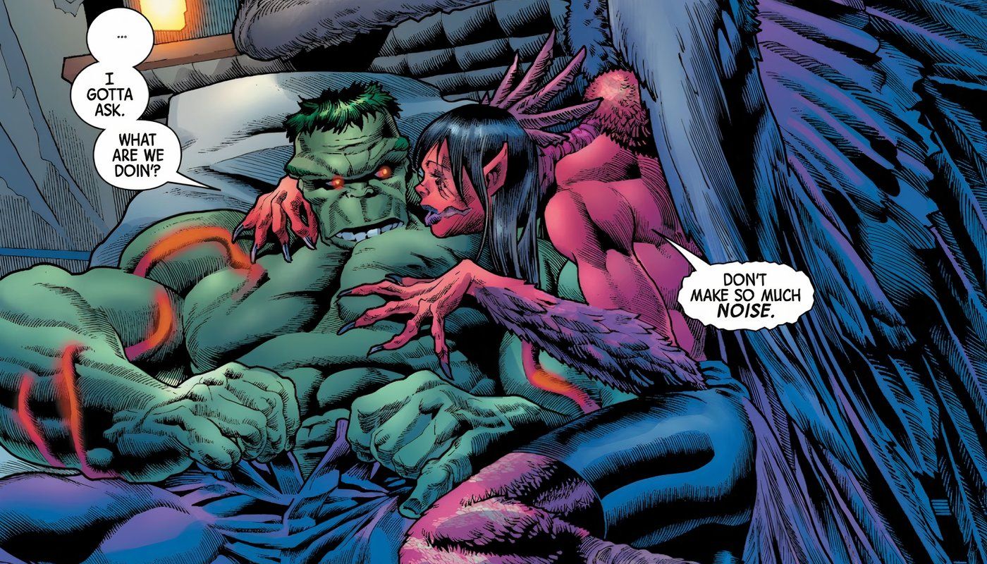 Hulk deitado na cama com Harpia em O Imortal Hulk.