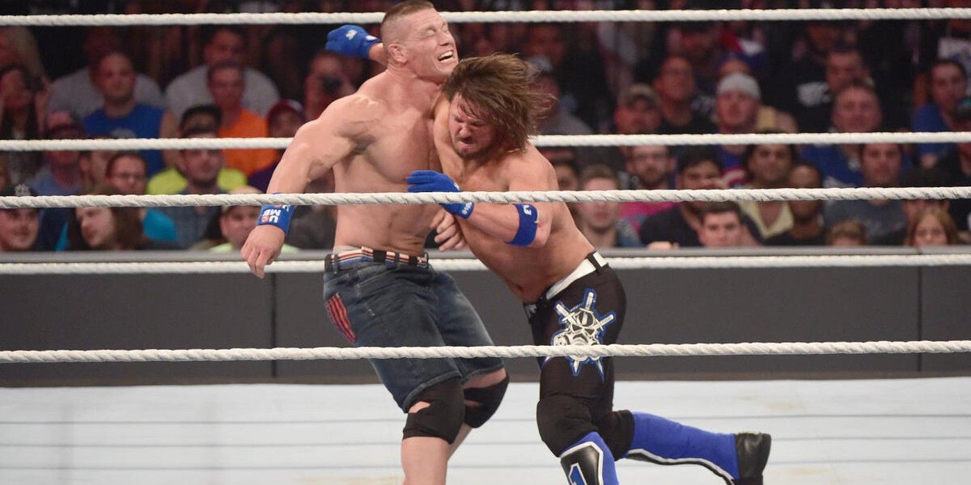 AJ Styles acerta John Cena com um laço de varal no WWE SummerSlam 2016