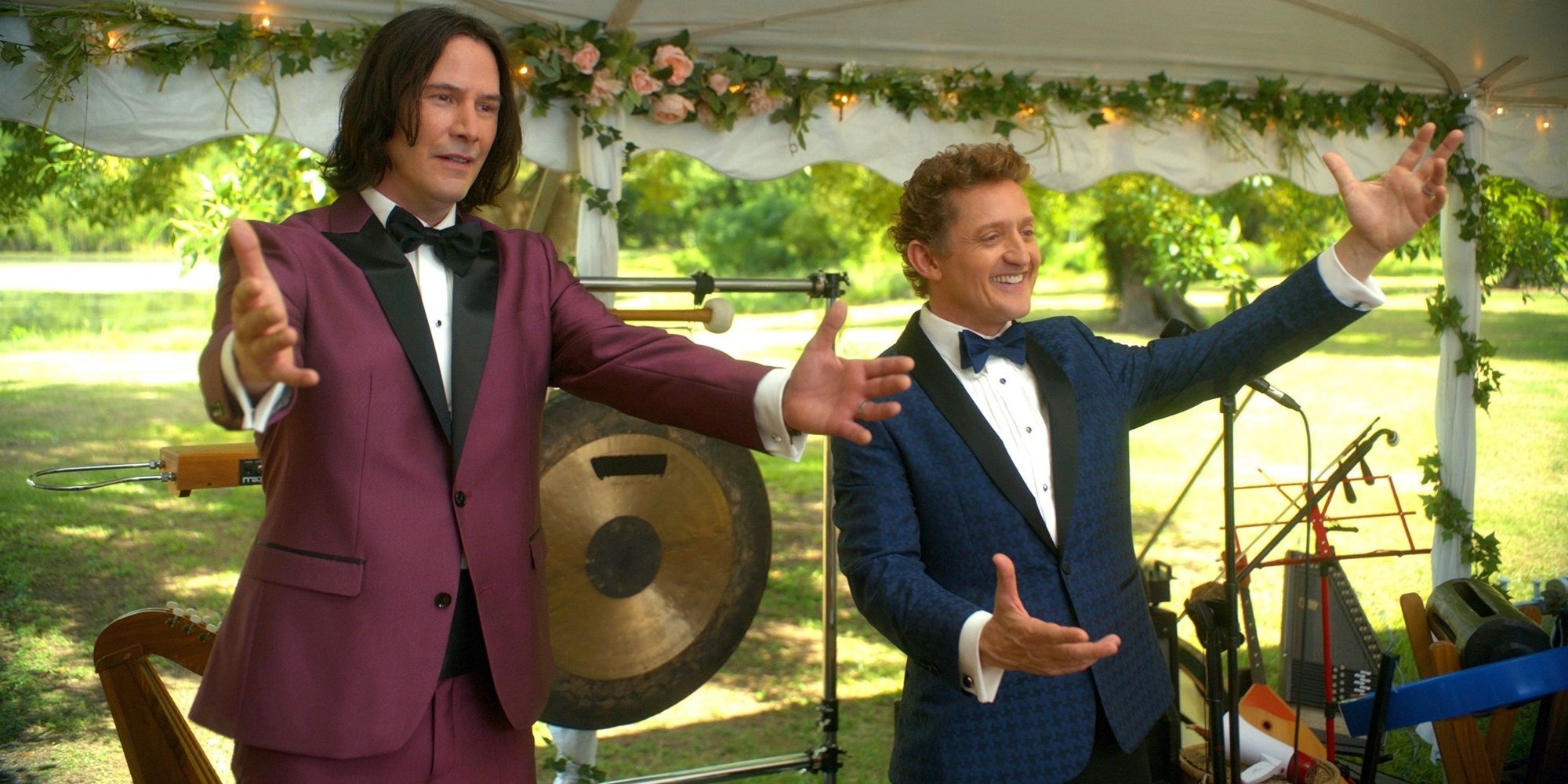 Keanu Reeves & Alex Winter's Bill & Ted Reunion Is Happening In The Weirdest Possible Way