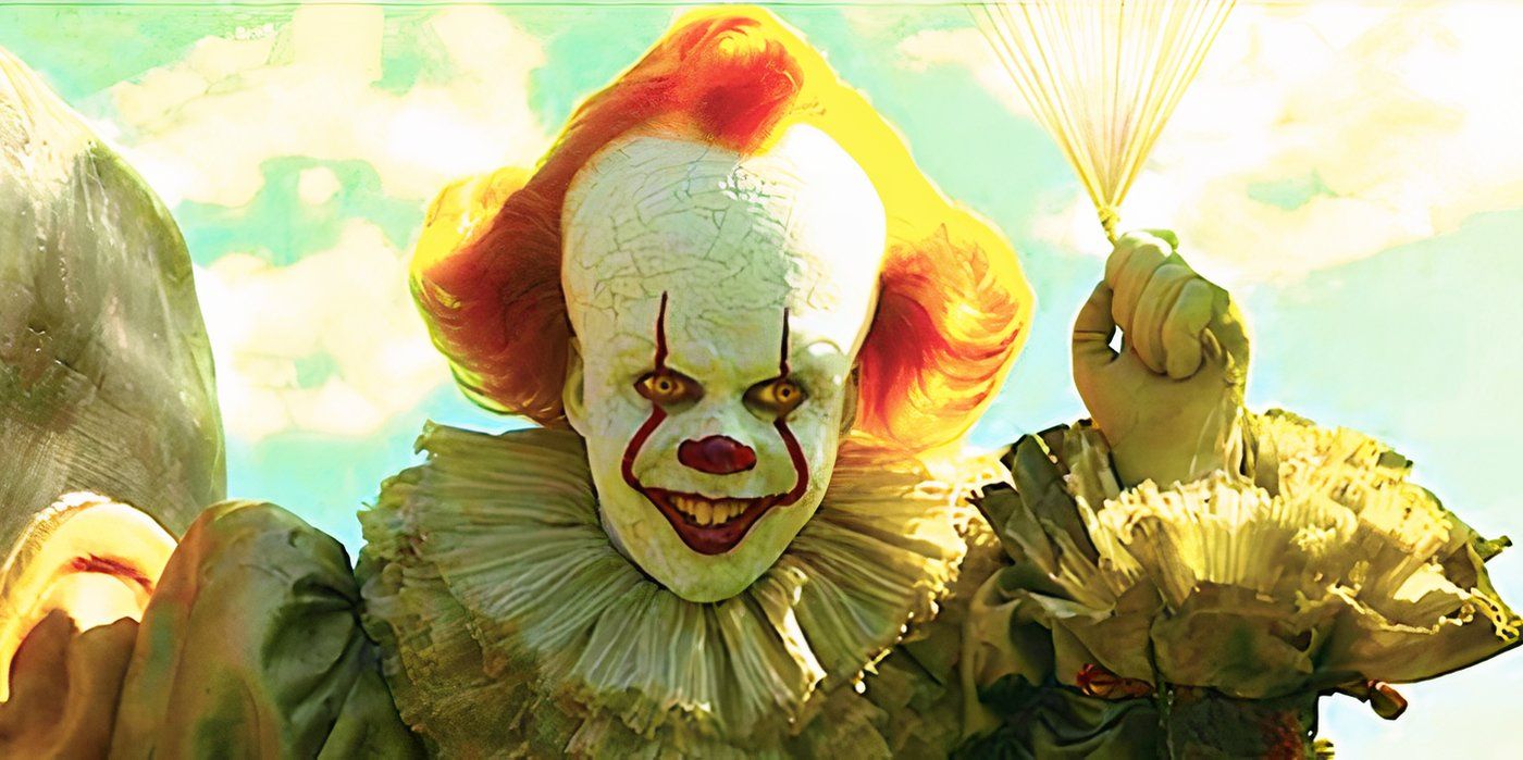 Bill Skarsgård de Pennywise sostiene los globos en el segundo capítulo de IT