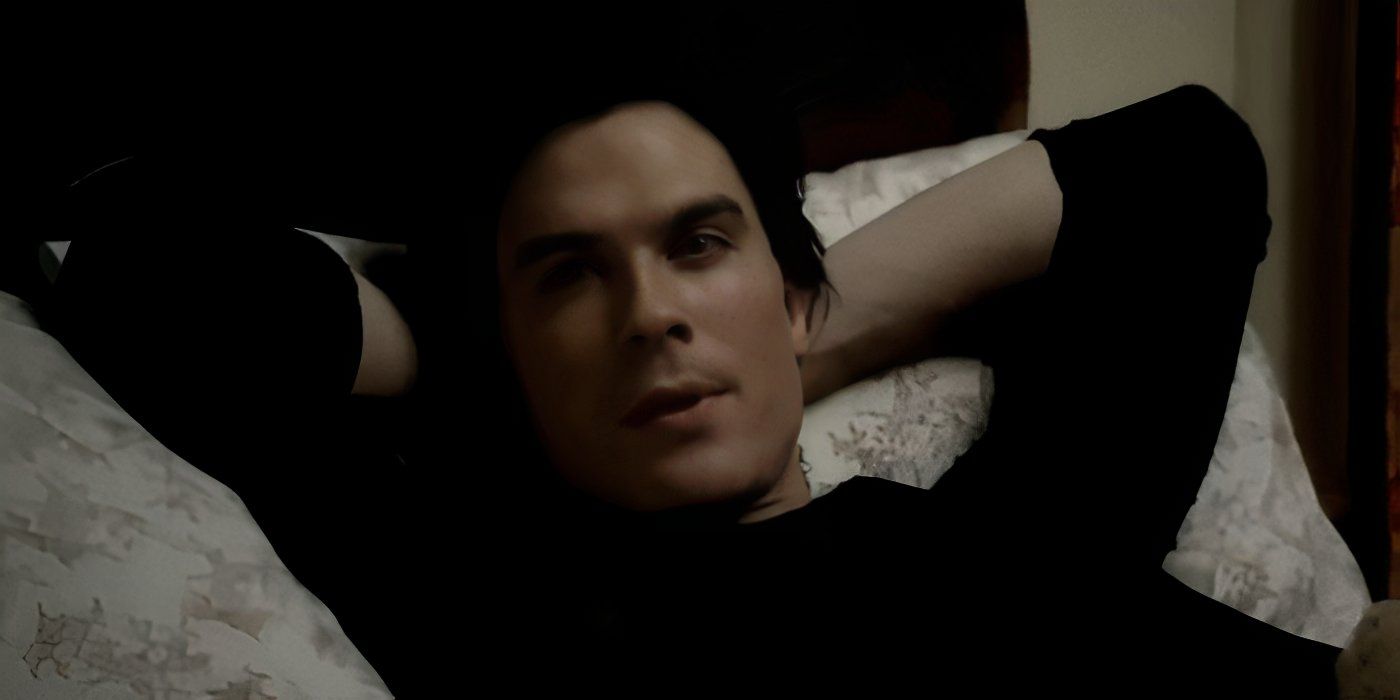 Damon en la cama en The Vampire Diaries