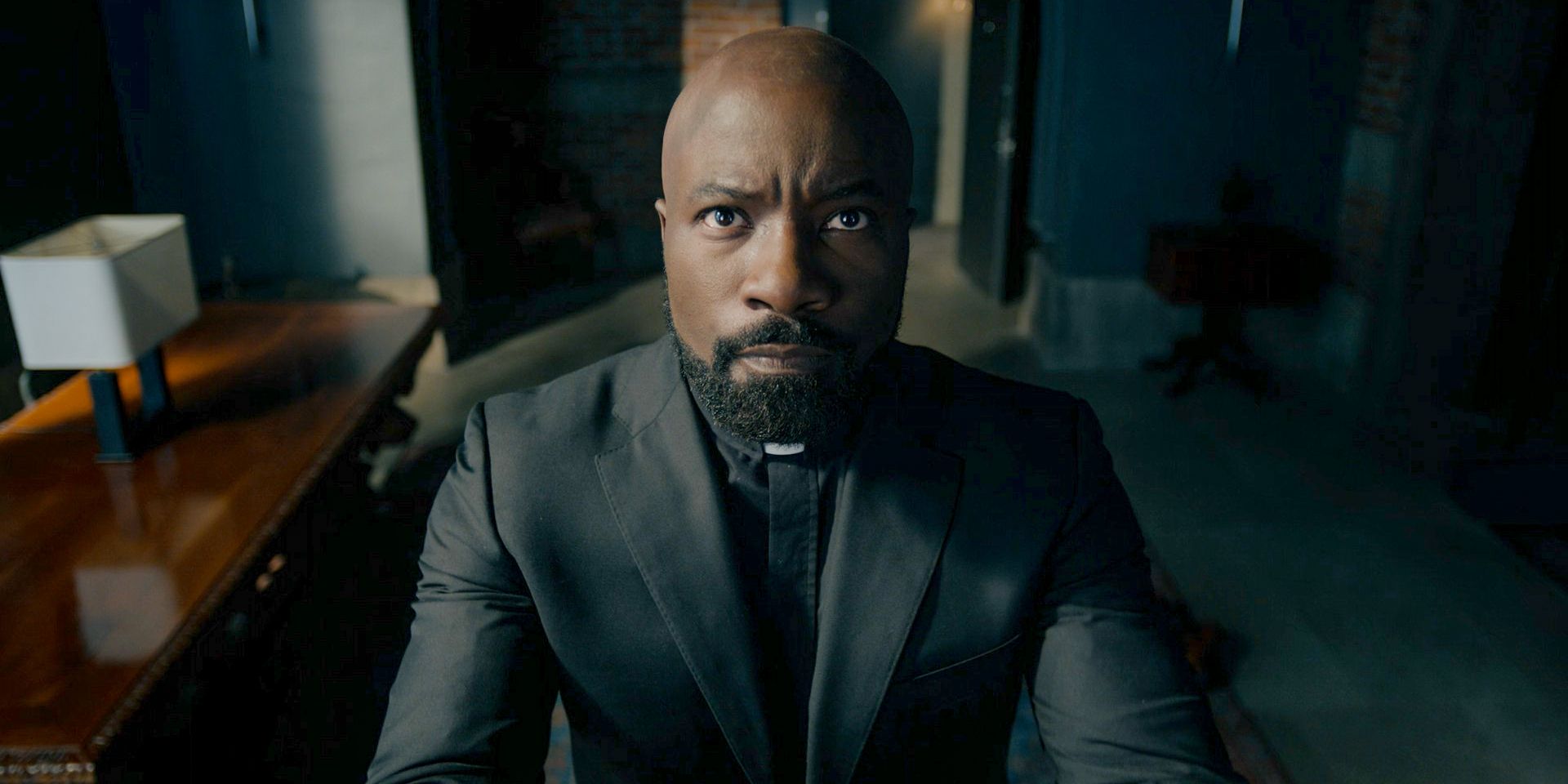 David (Mike Colter) looking up in Evil Season 4 Episode 14 