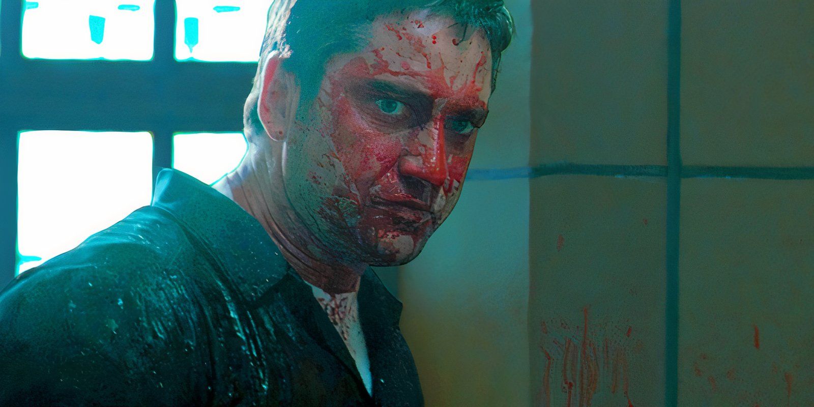 Gerard Butler with bloody face in Law Abiding Citizen