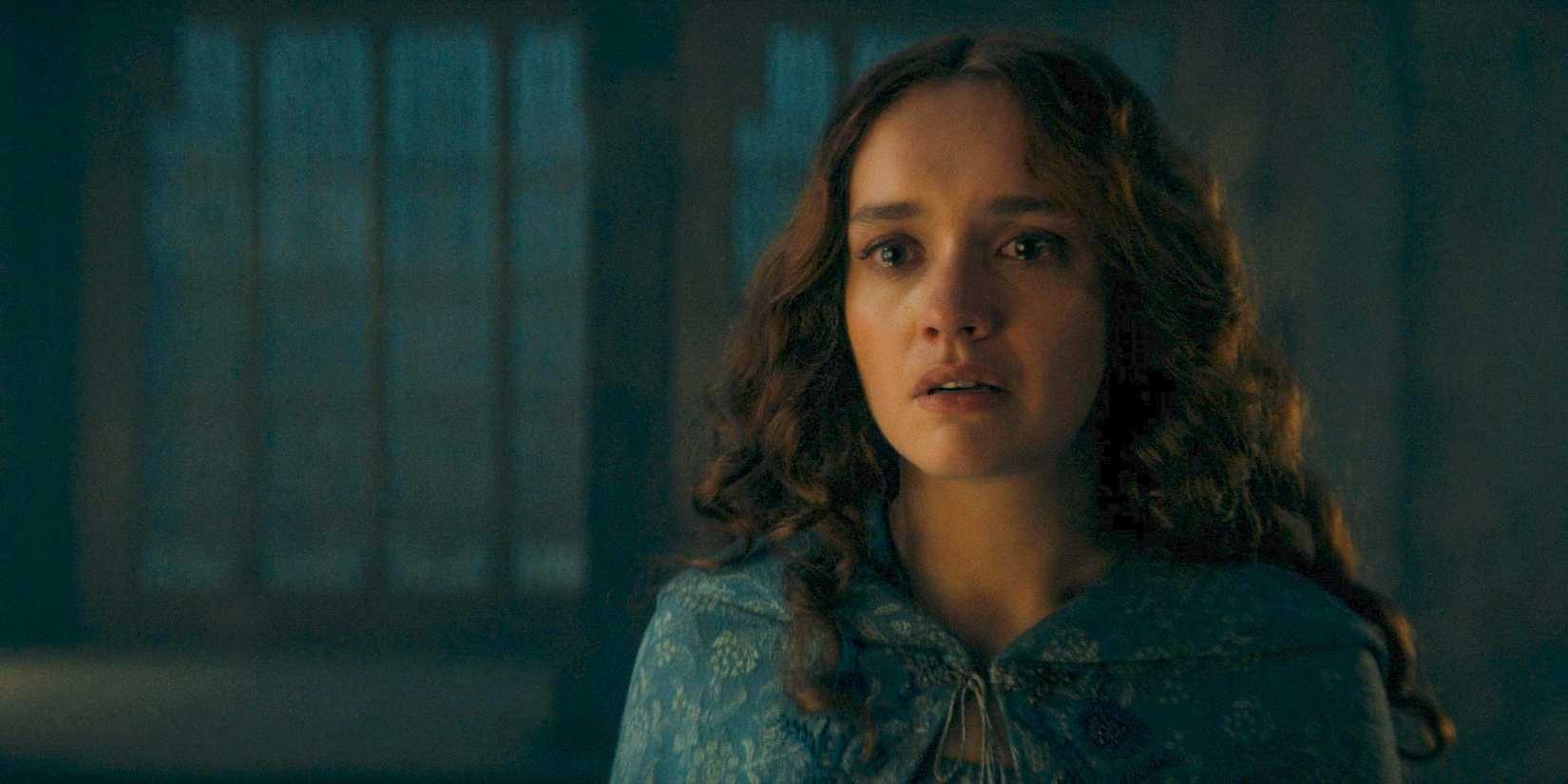 Alicent (played by Olivia Cooke) on the verge of tears, tries to convince Rhaenyra not to start the war in House of the Dragon season 2 Episode 8