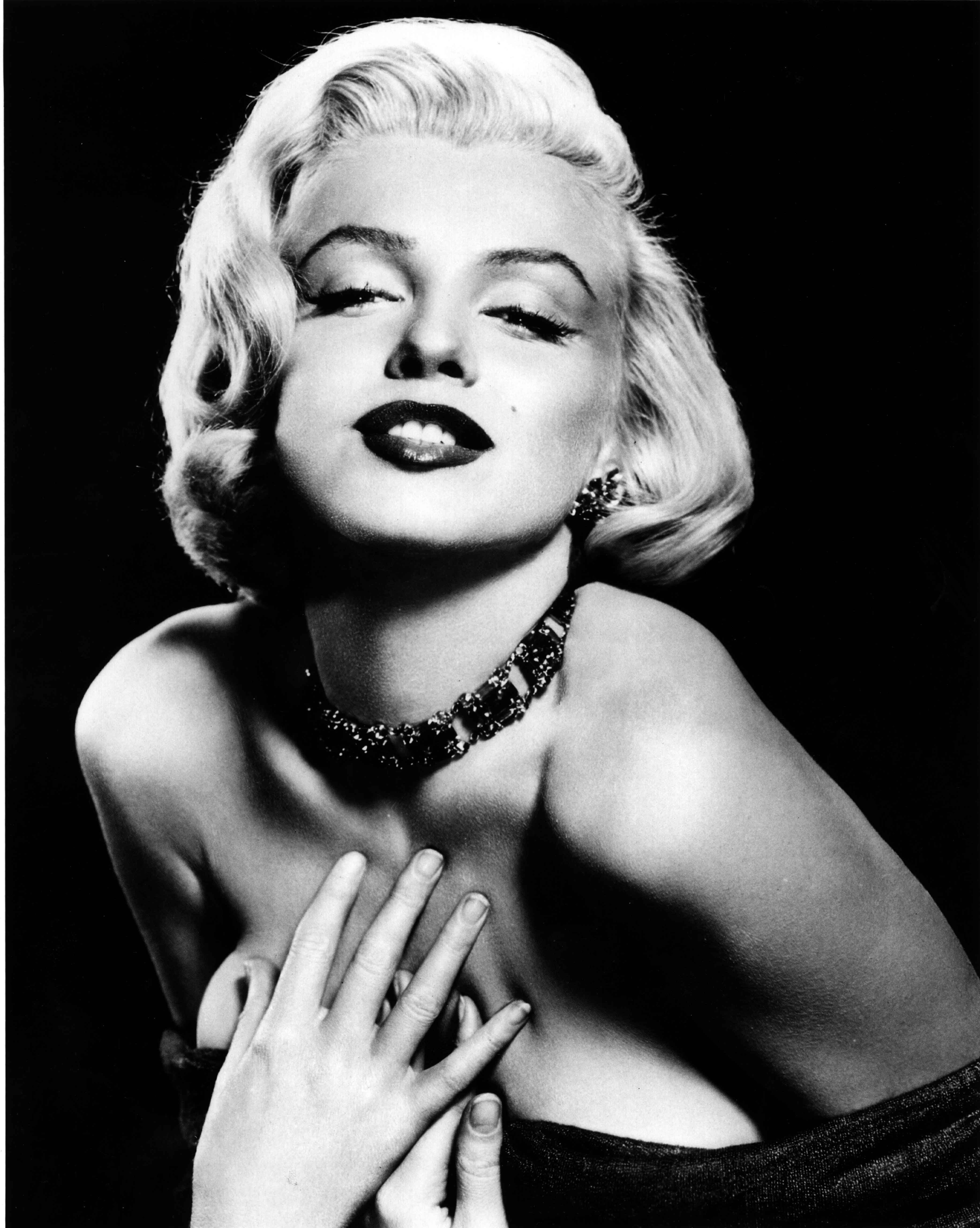 marilyn-summary-latest-news-trailer-cast-where-to-watch-and-more