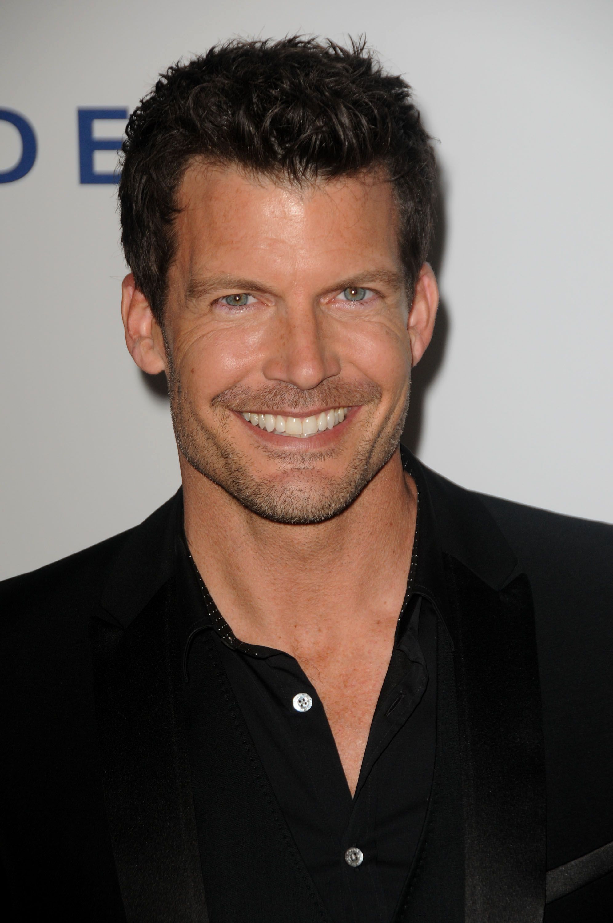 Headshot Of Mark Deklin