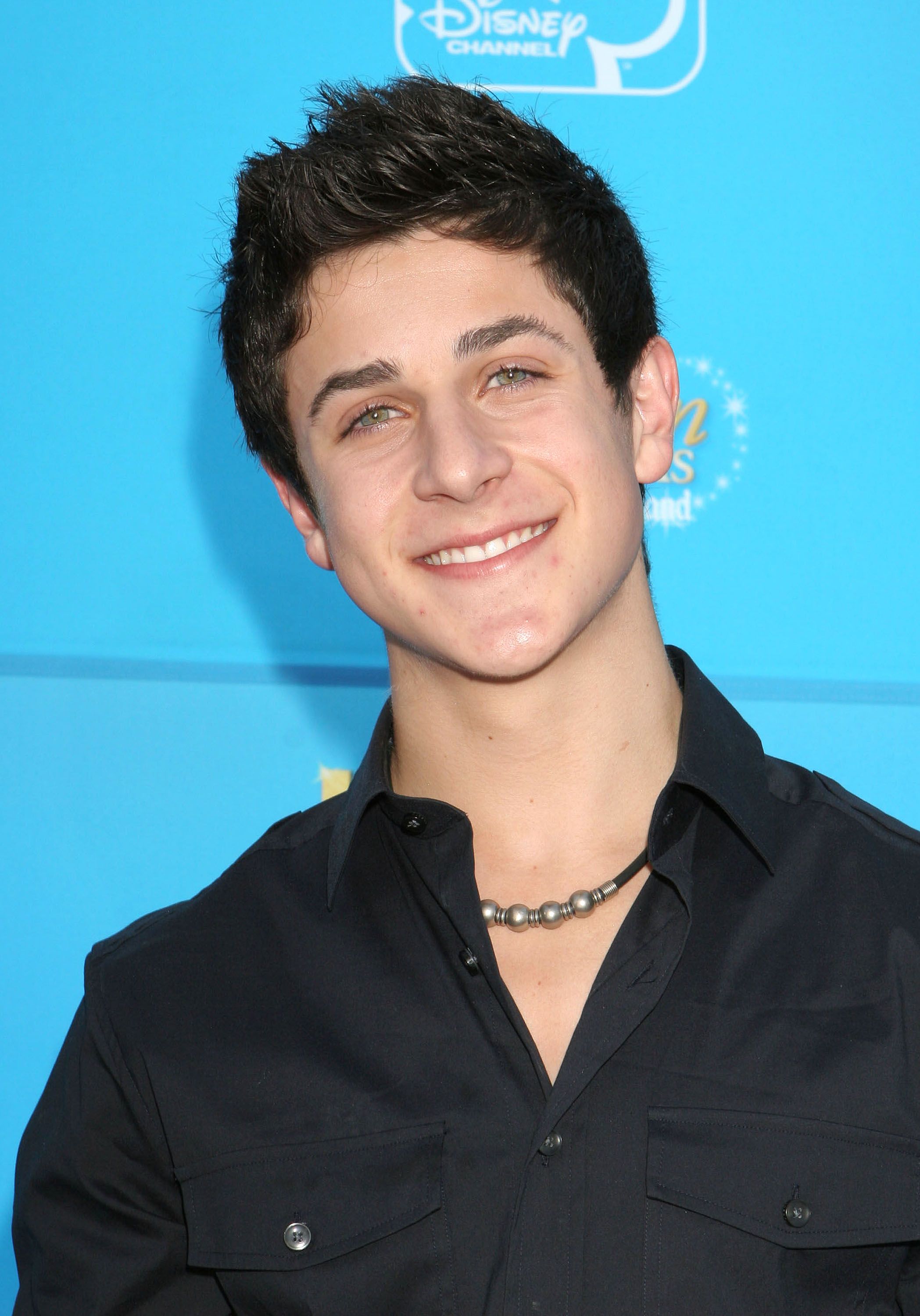 Headshot Of David Henrie