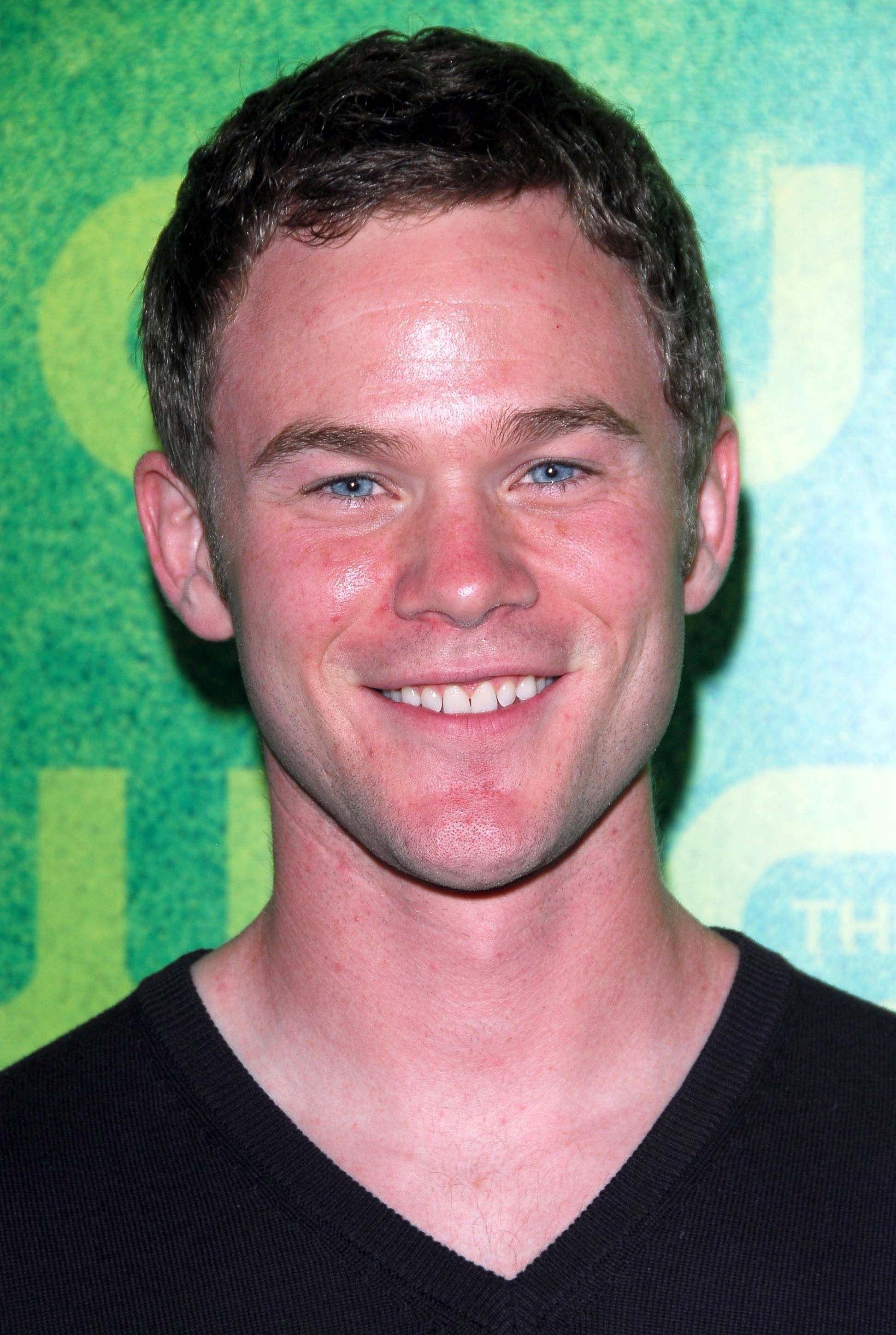 Headshot Of Aaron Ashmore