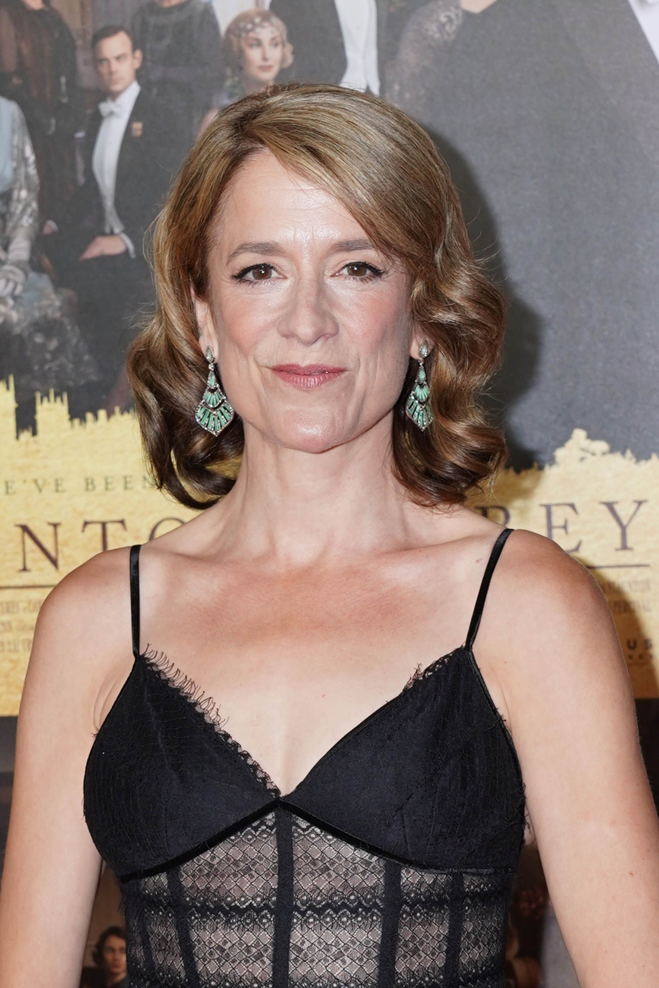 Headshot Of Raquel Cassidy