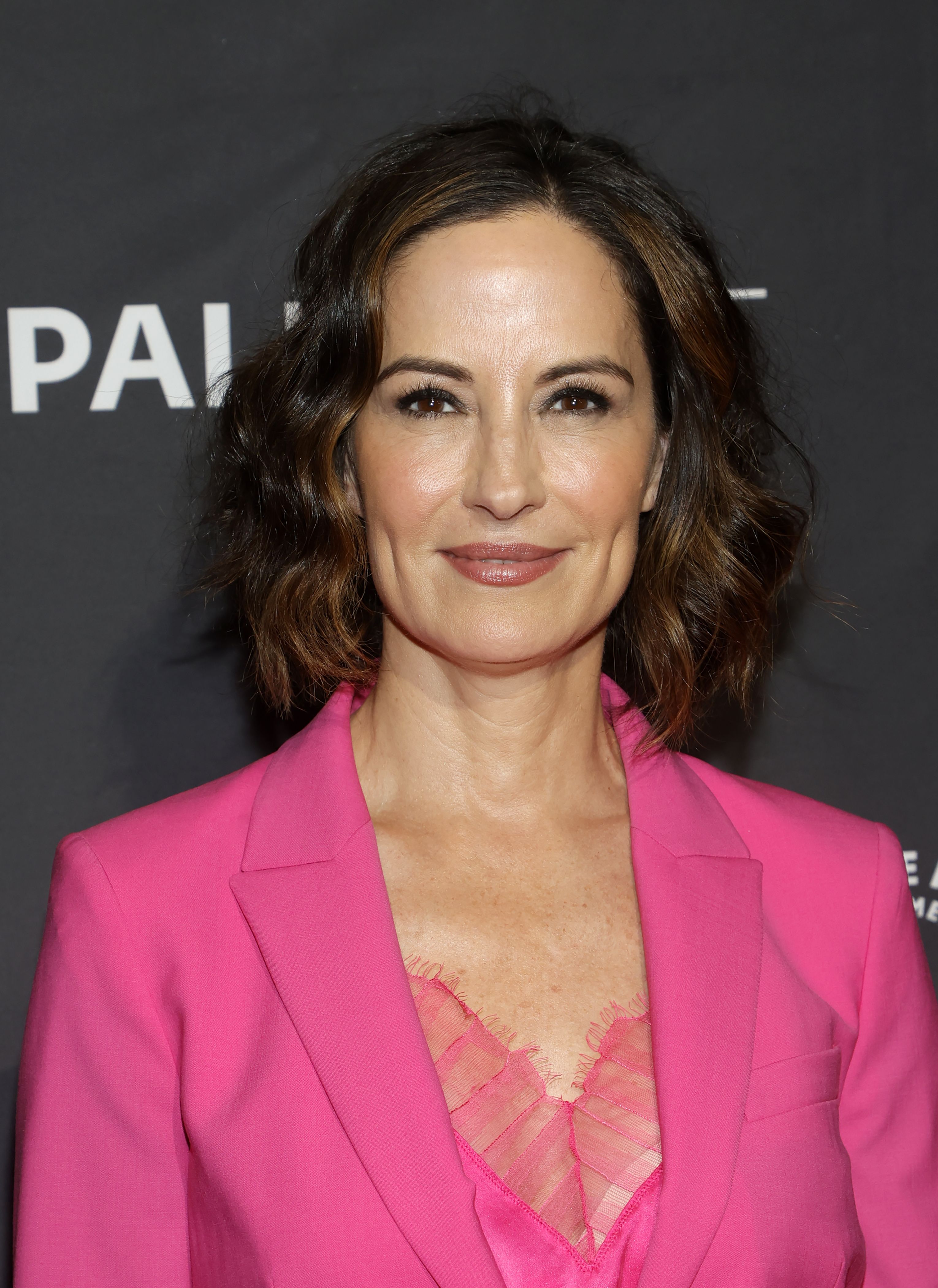 Foto de Wendy Moniz no PaleyFest LA 2023: 'Yellowstone' no Dolby Theatre.