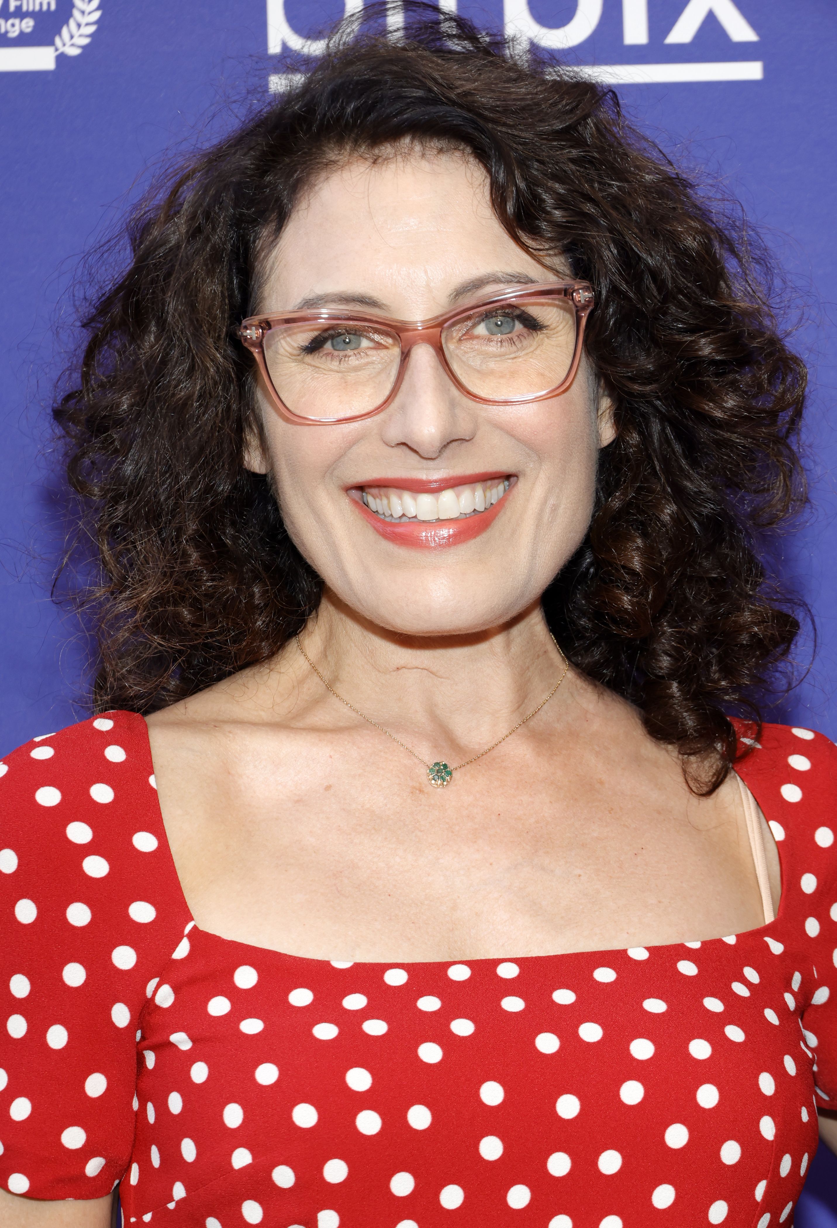 Headshot Of Lisa Edelstein