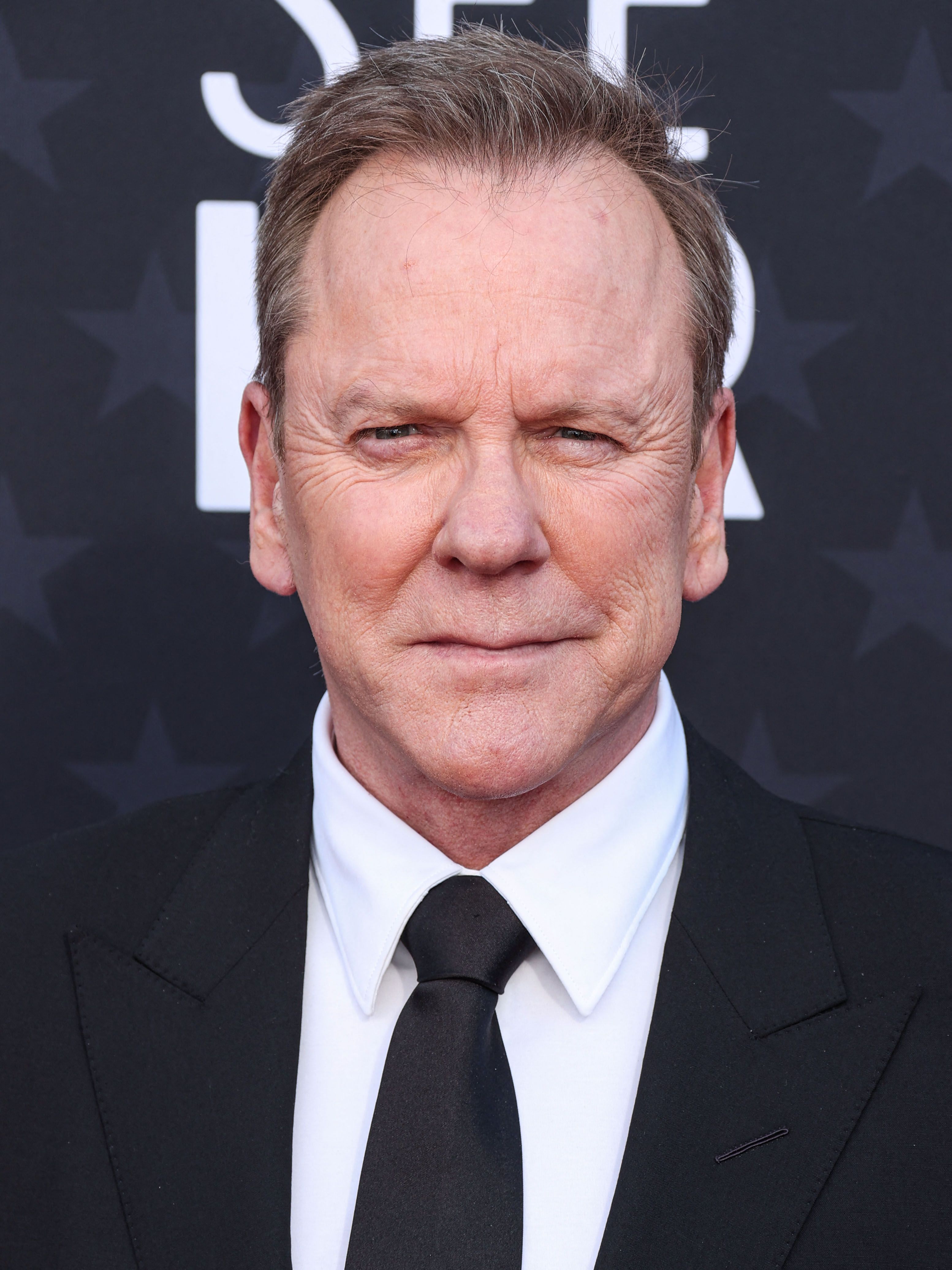 Headshot Of Kiefer Sutherland