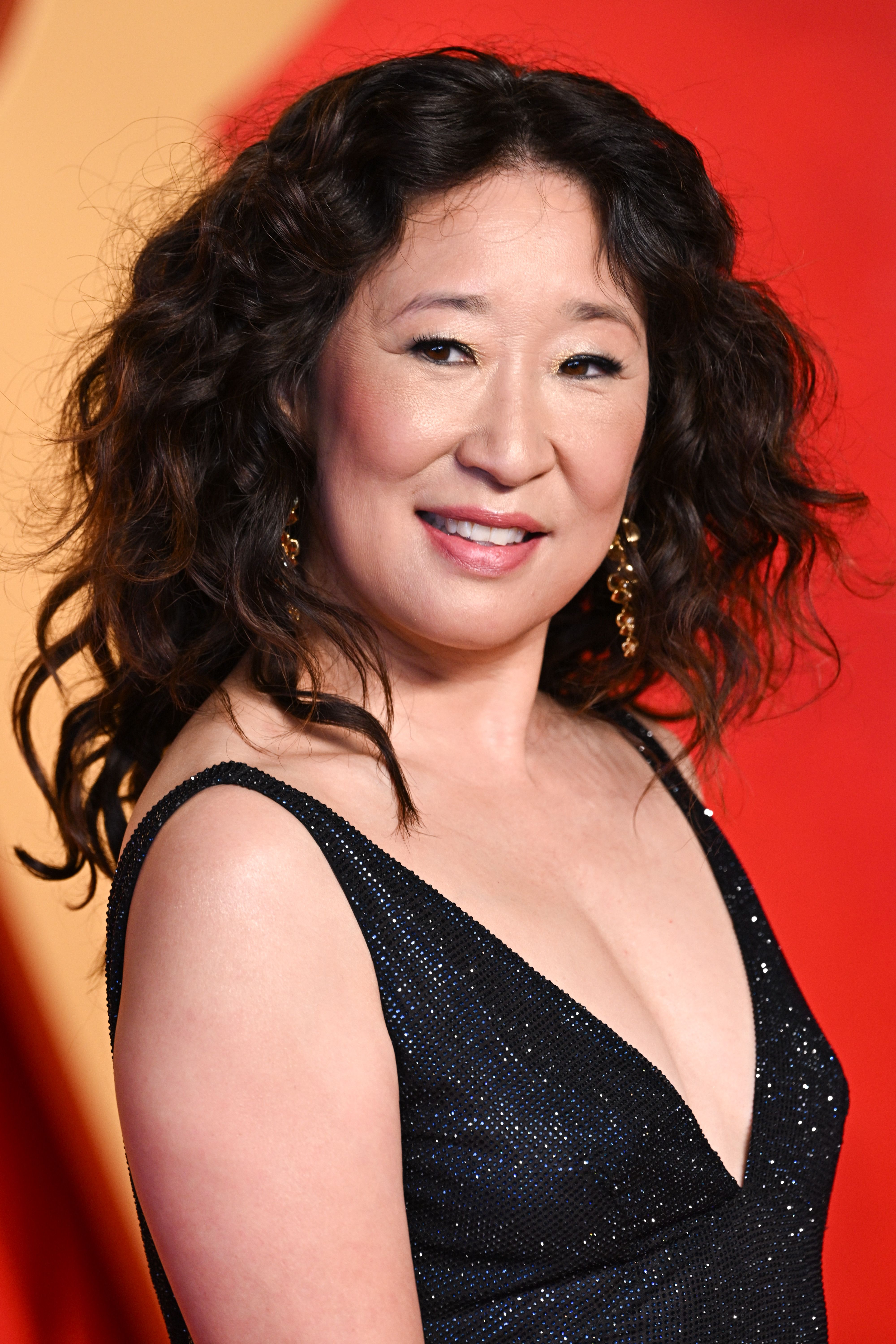 Headshot Of Sandra Oh In The 96th Academy Awards Vanity Fair Party