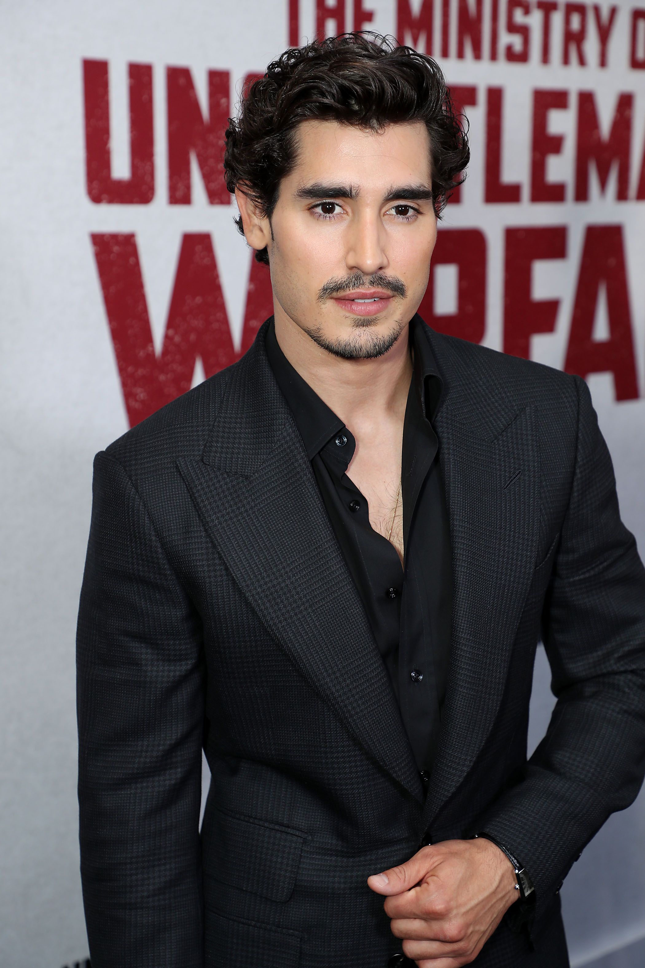 Headshot Of Henry Zaga