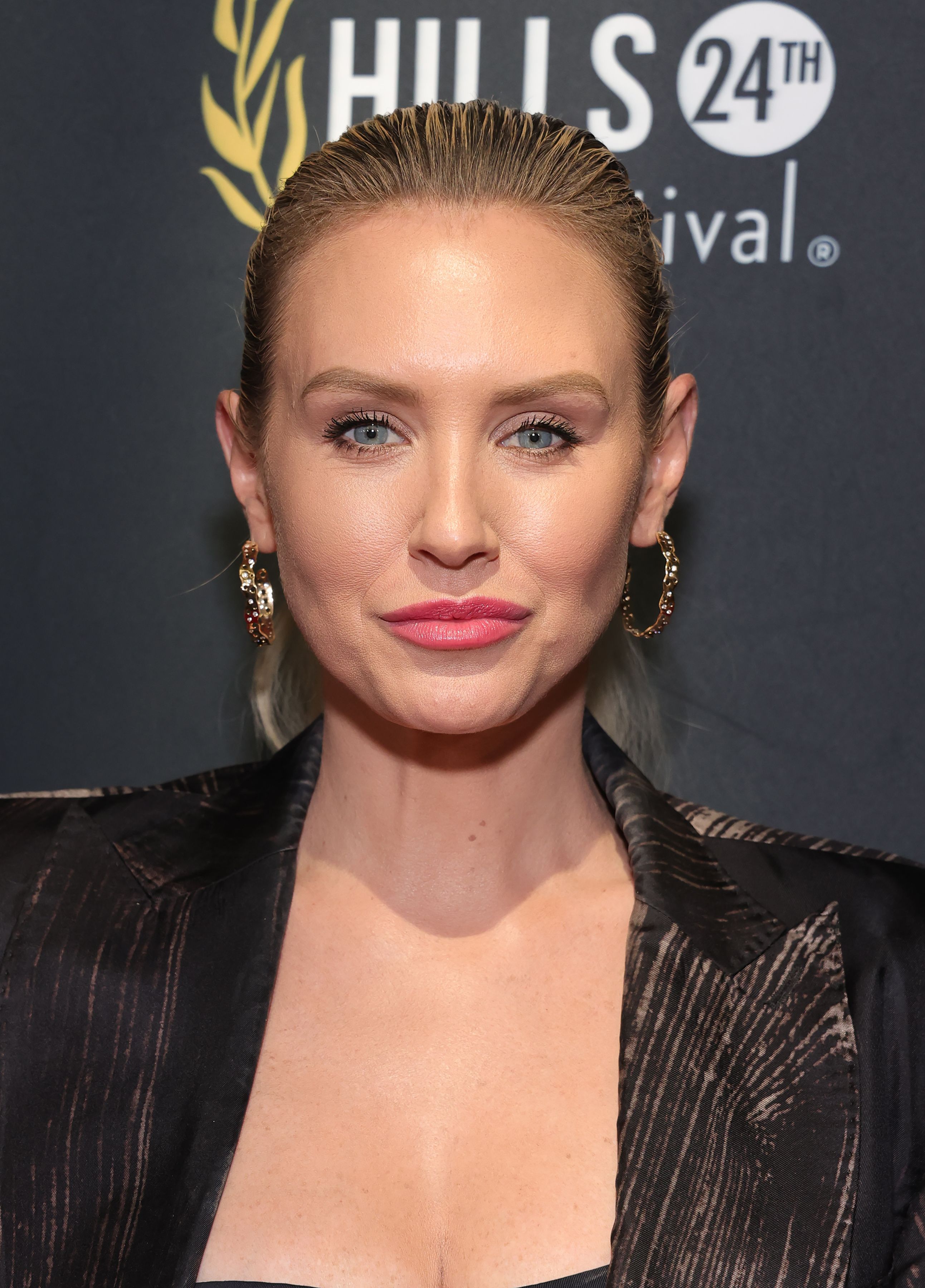 HeaDSHOT Of Nicky Whelan