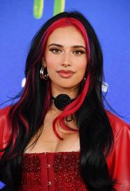 Descendants Wicked Wonderland Summary Latest News Trailer Cast 