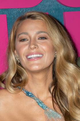 HeadsH๏τ Of Blake Lively In The 'It Ends With Us' World Premiere
