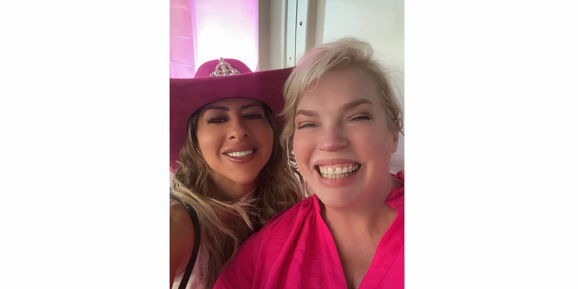 Janelle Brown in Sister Wives posing with friend in pink clothes for selfie in Vegas