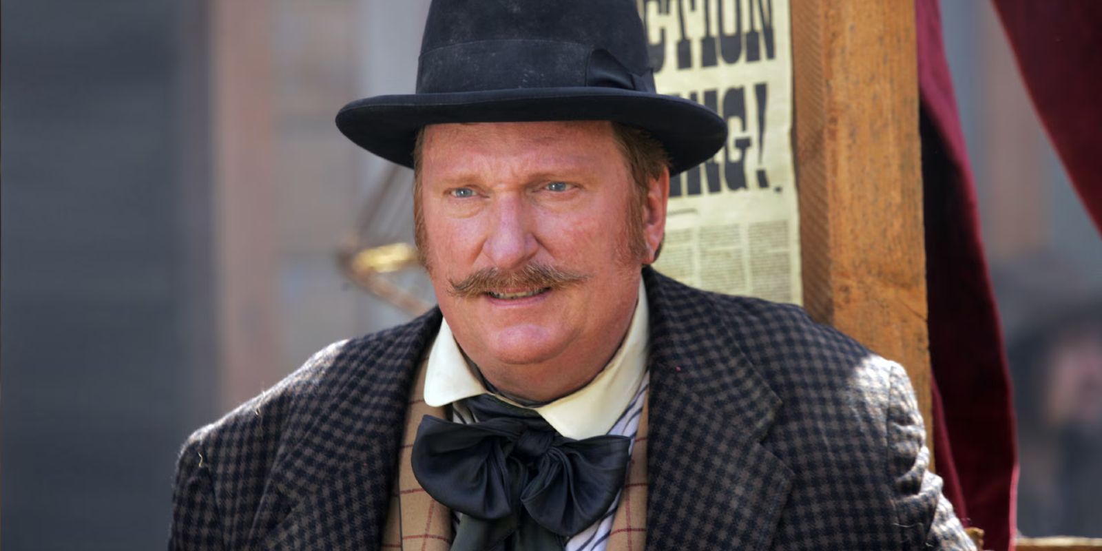 Why Jeffrey Jones Doesn't Return As Charles Deetz In Beetlejuice 2