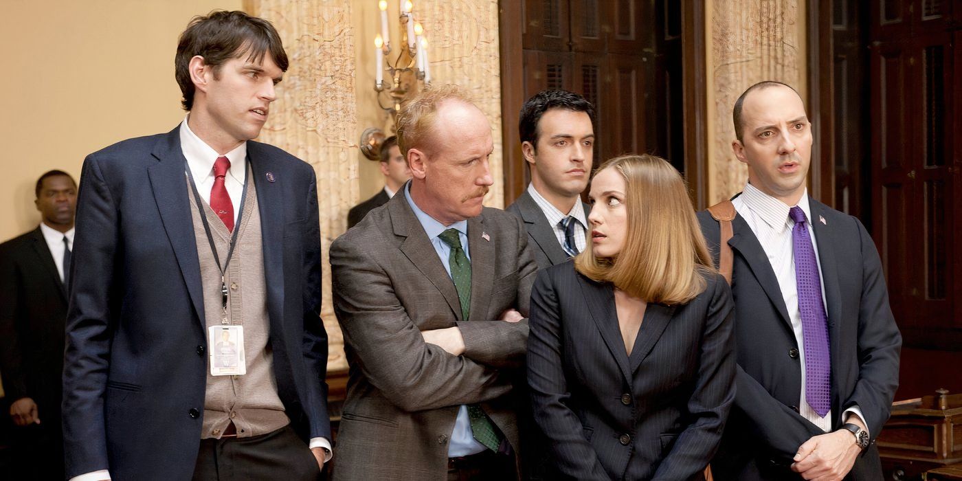 Jonah (Timothy Simons) rolls his eyes at Mike, Amy, Dan, and Gary in Veep