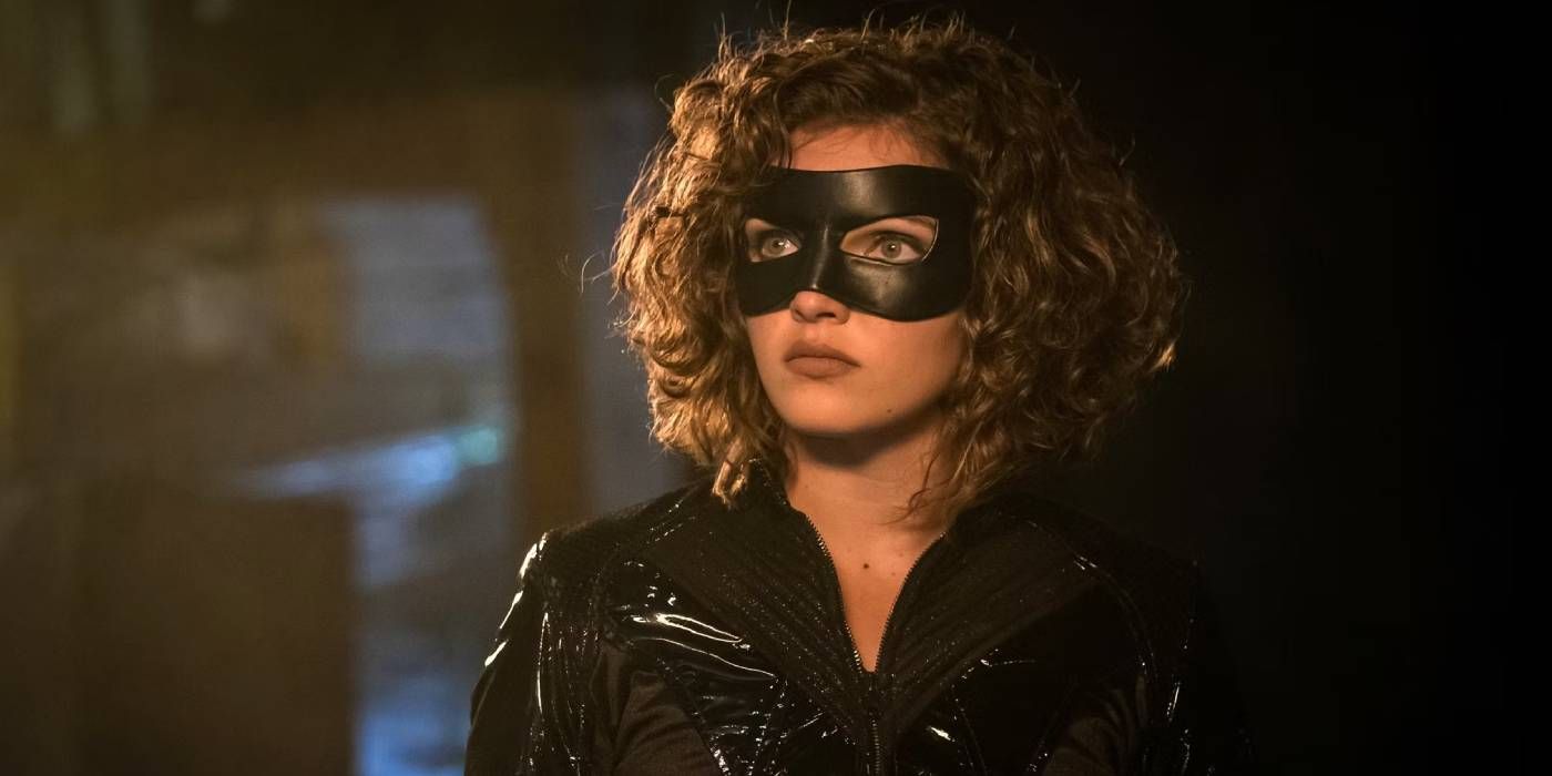 Lili Simmons como Mulher-Gato em Gotham