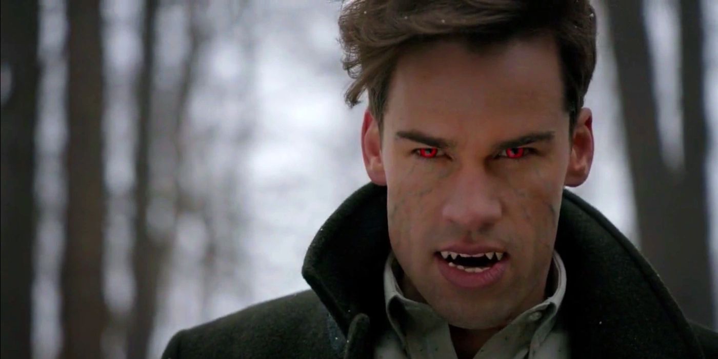 Lucien Castle tem olhos vermelhos e mostra suas presas em The Originals