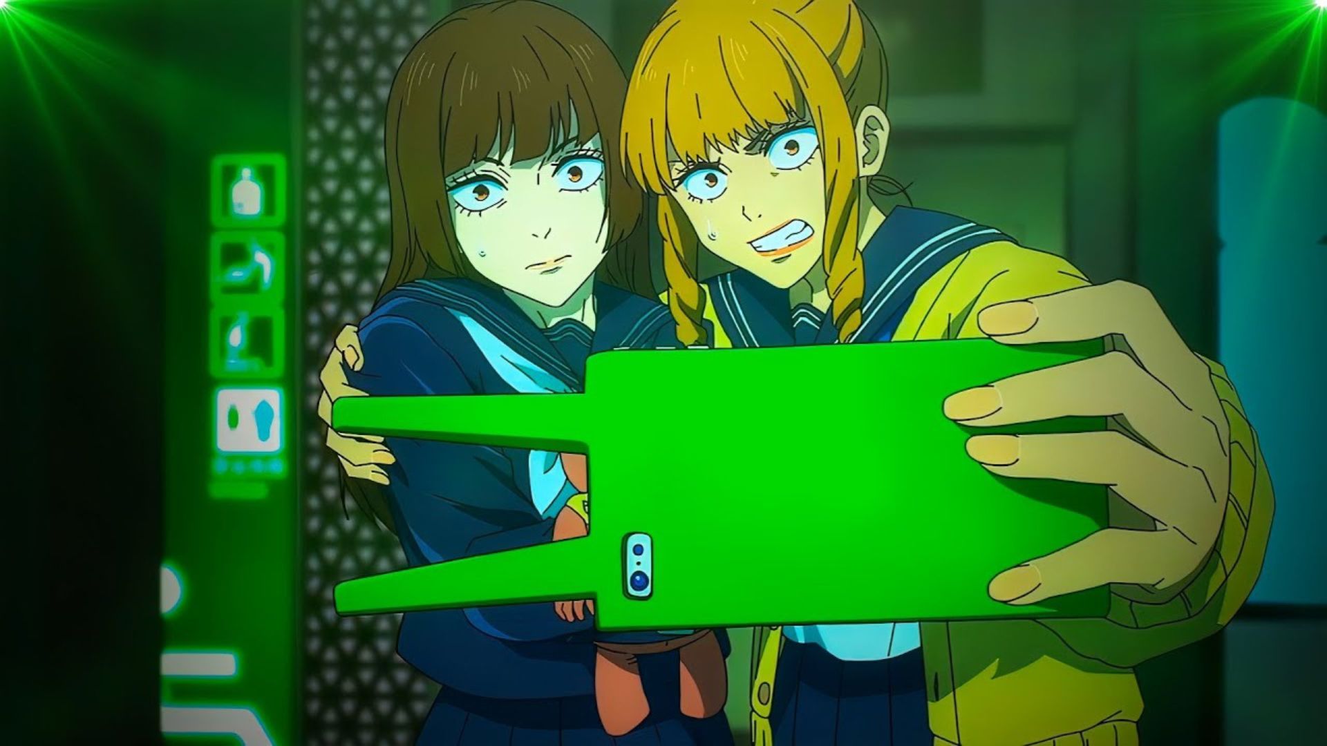 Nanako avvicina Mimiko e scatta un selfie