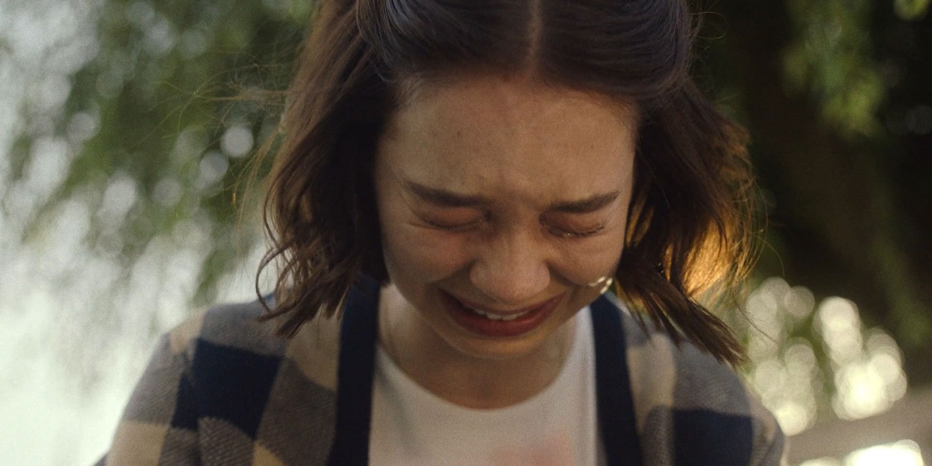 Pippa Fitz-Amobi (Emma Myers) Crying Over Barney In A Good Girl's Guide To Murder Season 1, Episode 5