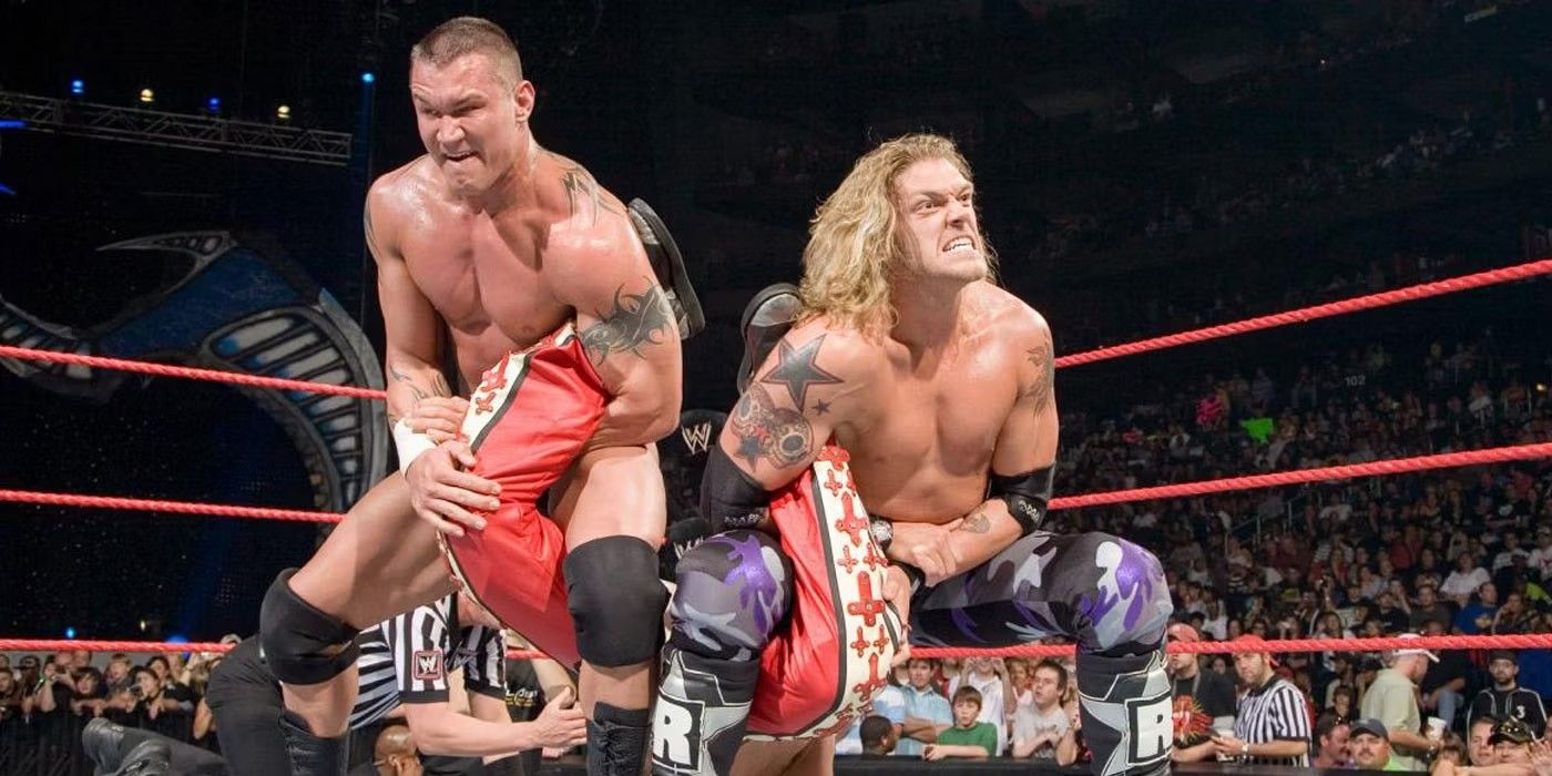 Randy Orton e Edge Rated RKO acertam um double boston crab em Shawn Michaels durante sua luta fatal four way contra John Cena no WWE Backlash 2007