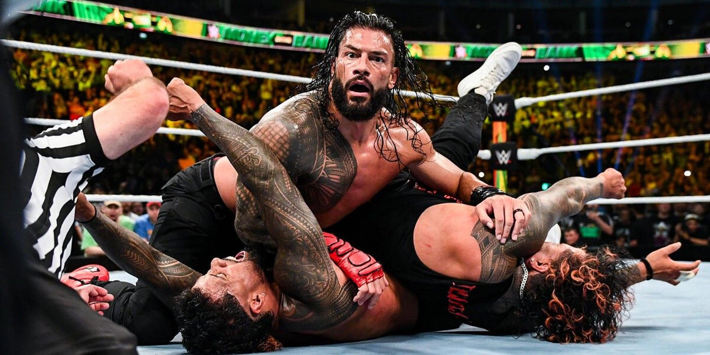 Roman Reigns fica chocado quando ele e Solo Sikoa não conseguem derrotar The Usos no Bloodline Civil War no WWE Money in the Bank 2023