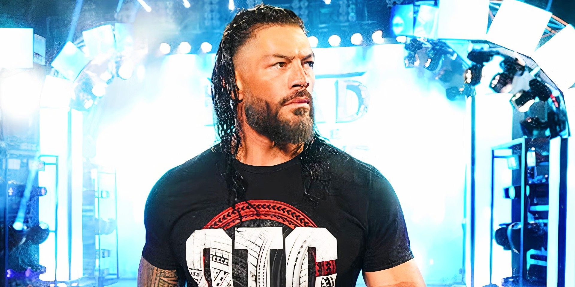 Roman Reigns kehrt mit neuer OTC-Ausrüstung (Original Tribal Chief) zu Smackdown zurück.