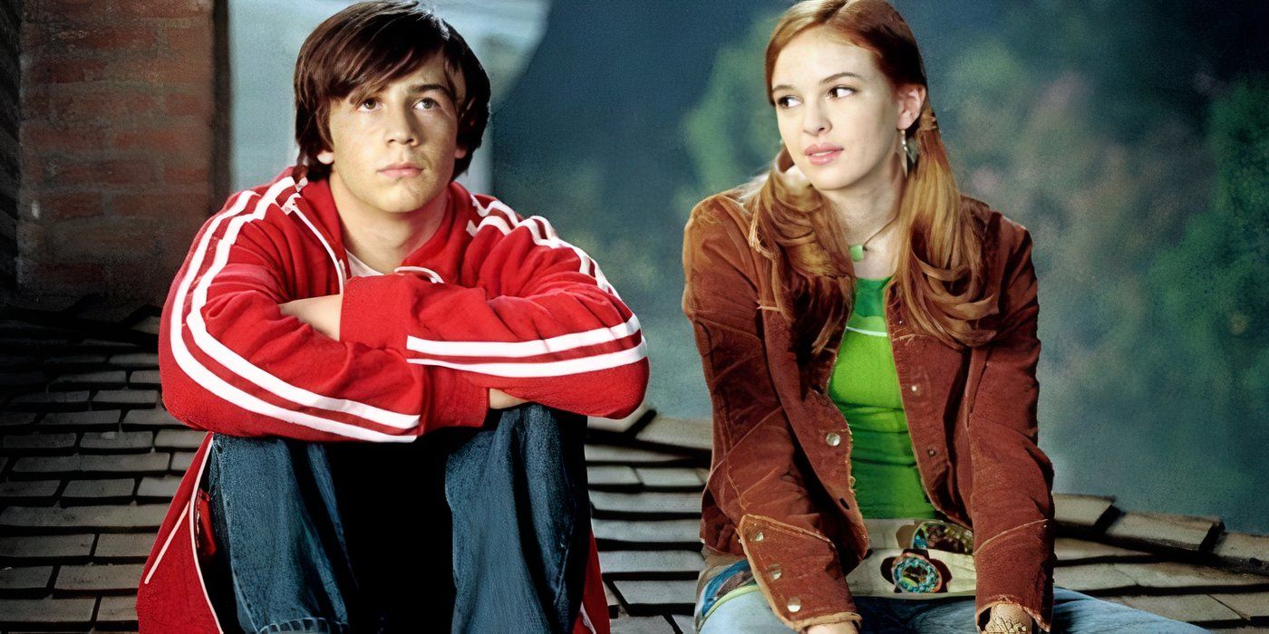 Will and Josie sit on the roof at night in Sky High