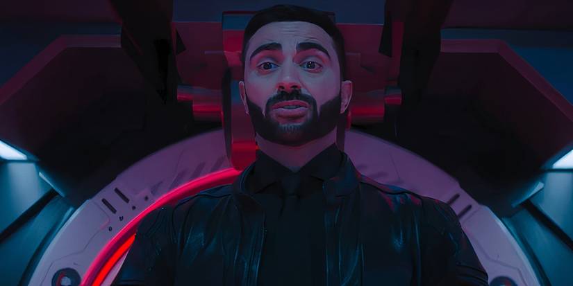 Agent Stone looking at something in Sonic The Hedgehog 3 