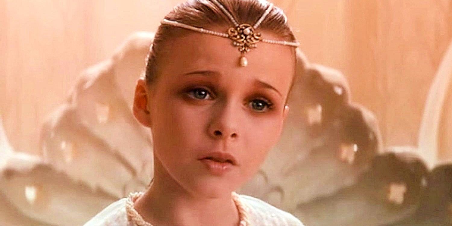 The Childlike Empress looking intently at somebody in The NeverEnding Story