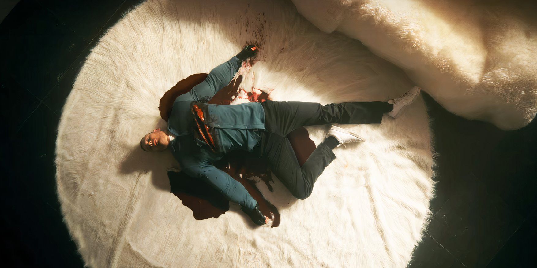 The Umbrella Academy season 3 Luther's dead body in the White buffalo suite